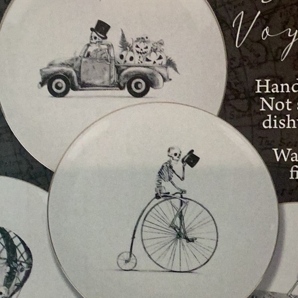 Bone Voyage Halloween Appetizer/Salad/Dessert Plate Set - Picture 3 of 5